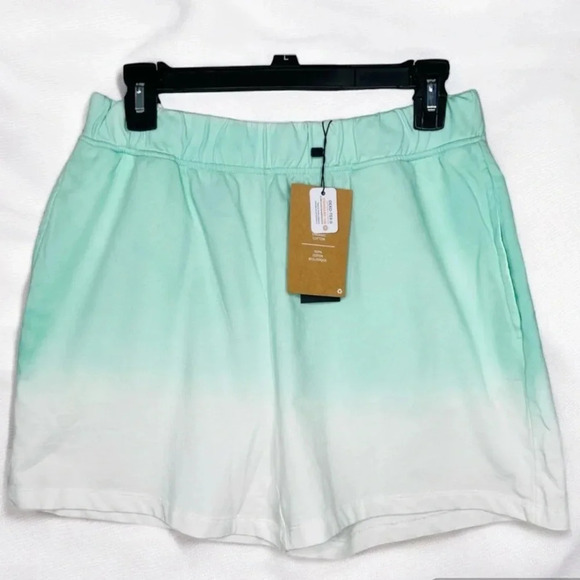 Vero Moda Women’s Green Ombre "Betty" Sweat Shorts Size M High Rise - Picture 1 of 12